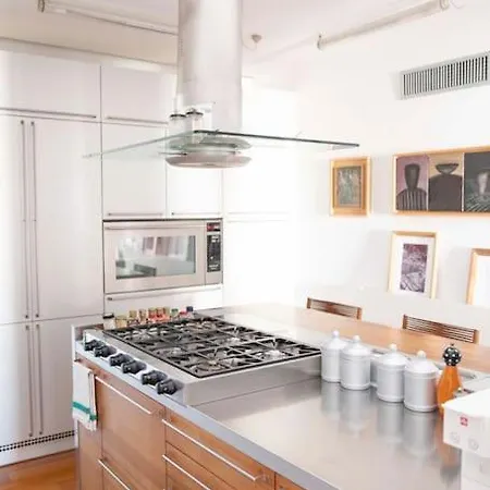 Joey - Prestigious With Private Garage In The Heart Of פוזיטנו