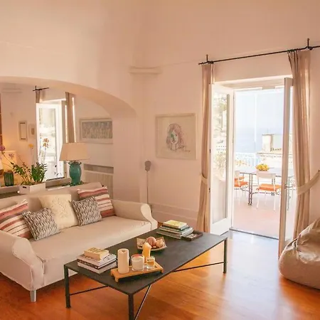 Villa Joey - Prestigious With Private Garage In The Heart Of