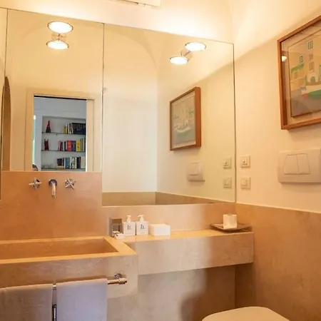 Villa Joey - Prestigious With Private Garage In The Heart Of