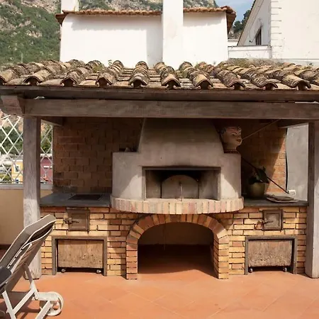 Joey - Prestigious With Private Garage In The Heart Of Villa
