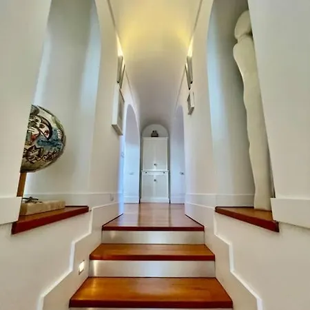 Villa Joey - Prestigious With Private Garage In The Heart Of Positano