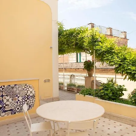 Joey - Prestigious With Private Garage In The Heart Of Villa Positano