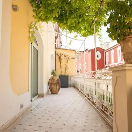 Villa Joey - Prestigious With Private Garage In The Heart Of Positano