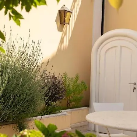 Villa Joey - Prestigious With Private Garage In The Heart Of *