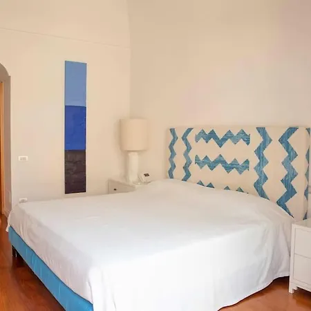 Joey - Prestigious With Private Garage In The Heart Of Positano