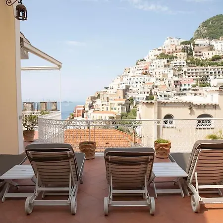 Villa Joey - Prestigious With Private Garage In The Heart Of *